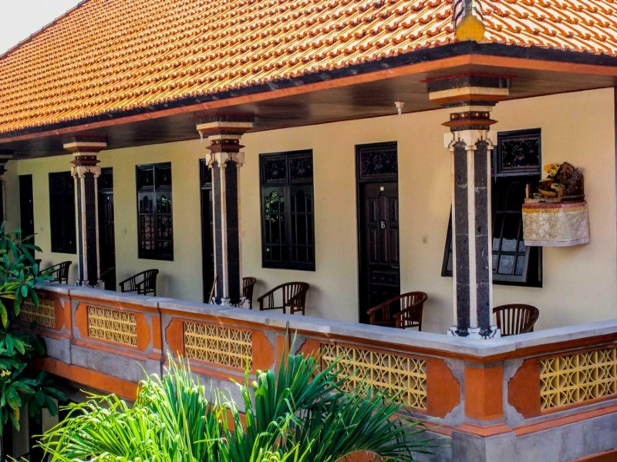 Lolo Beach Inn Legian Dış mekan fotoğraf