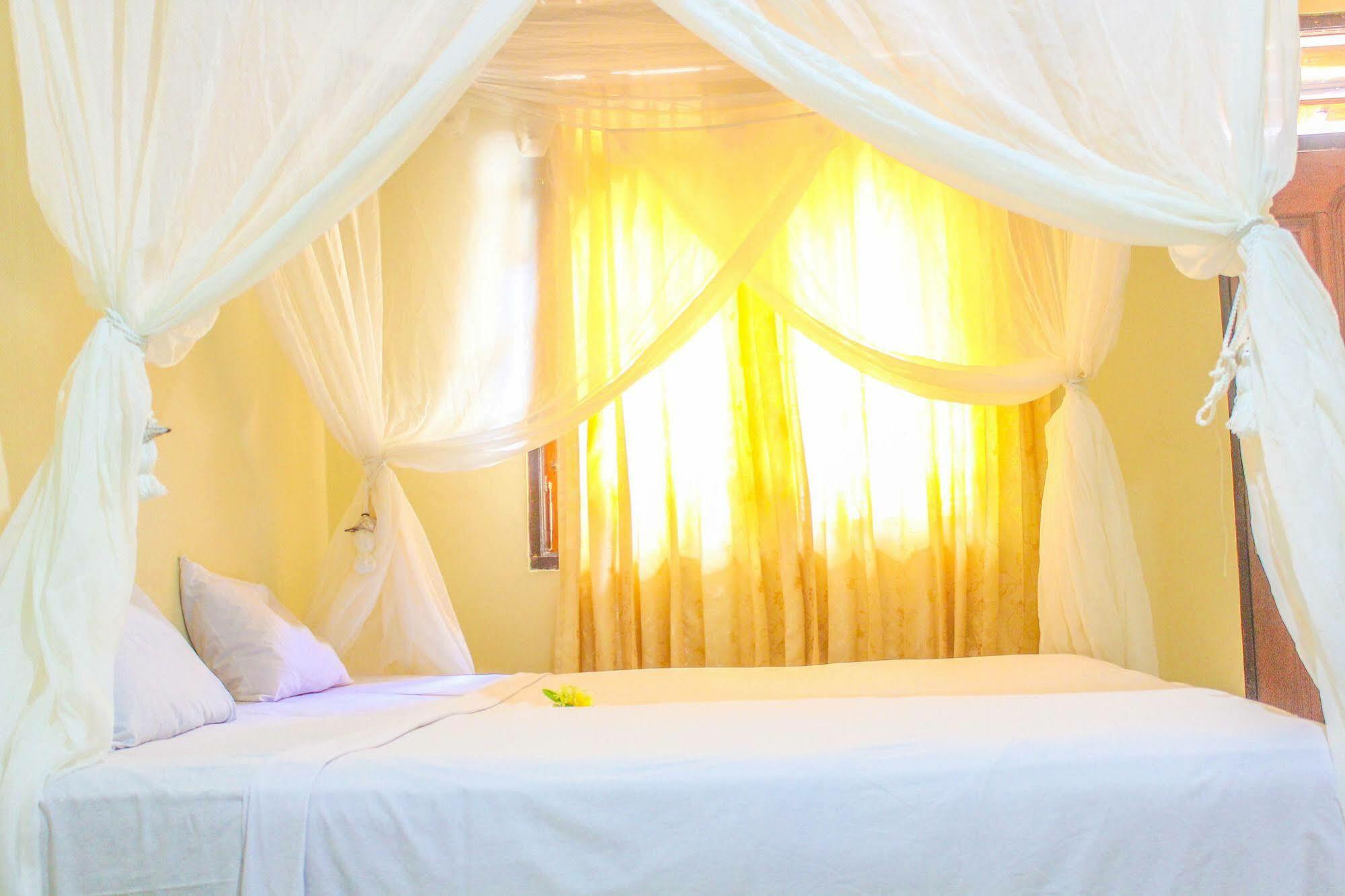 Lolo Beach Inn Legian Dış mekan fotoğraf