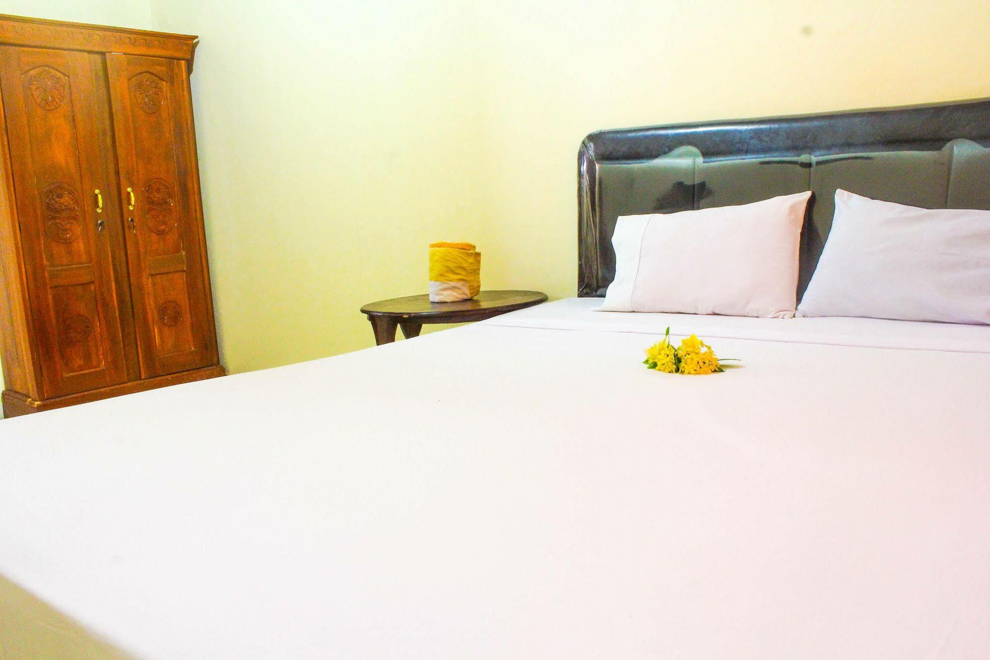 Lolo Beach Inn Legian Dış mekan fotoğraf